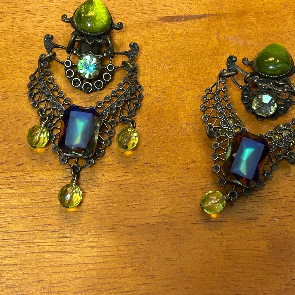 Vintage-Inspired Green and Gold Chandelier Earrings